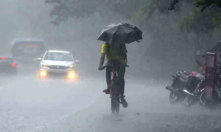 টানা ৮ দিন অতিভারি বর্ষণের শঙ্কা, ৩ নম্বর স্থানীয় সতর্ক সংকেত