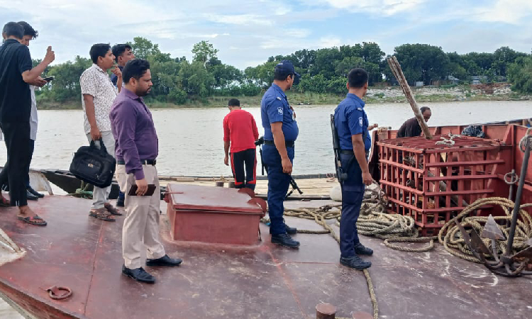 অবৈধভাবে বালু তোলার সংবাদ প্রকাশের পর ৫০ হাজার টাকা জরিমানা