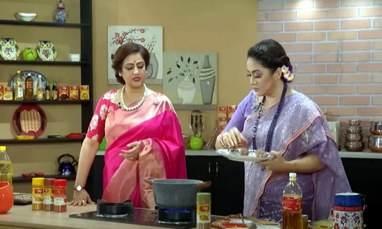 গরুর মাংস রান্না নিয়ে বিতর্ক: মুখ খুললেন তারিন-সুদীপা