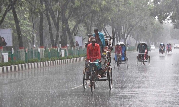 ৬ বিভাগে ভারী বৃষ্টির আভাস, পাহাড়ে ভূমিধসের শঙ্কা