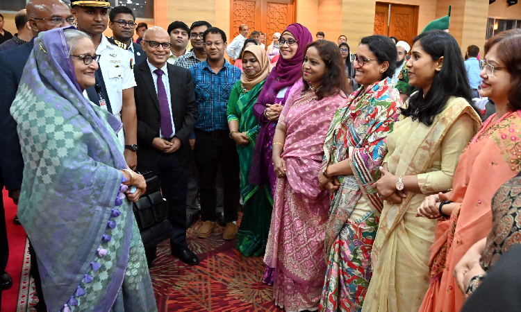 প্রধানমন্ত্রীর বাজেট পরবর্তী নৈশভোজে যোগদান