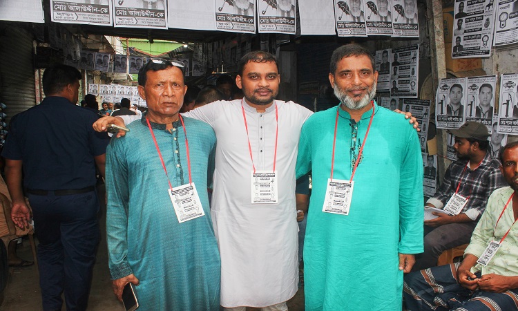 দৌলতপুর থানা বাজার ব্যবসায়ী কমিটি নির্বাচনে মান্নান-সাইদুল-তুহিন প্যানেল বিজয়ী