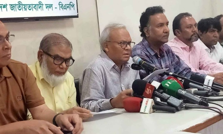 পেনশন স্কিমের নামে শিক্ষকদের অনাহারের দিকে ঠেলে দিচ্ছে সরকার: রিজভী