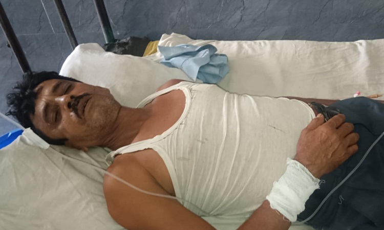 ঝিনাইদহে প্রাথমিক শিক্ষকের উপর দুর্বৃত্তের হামলা