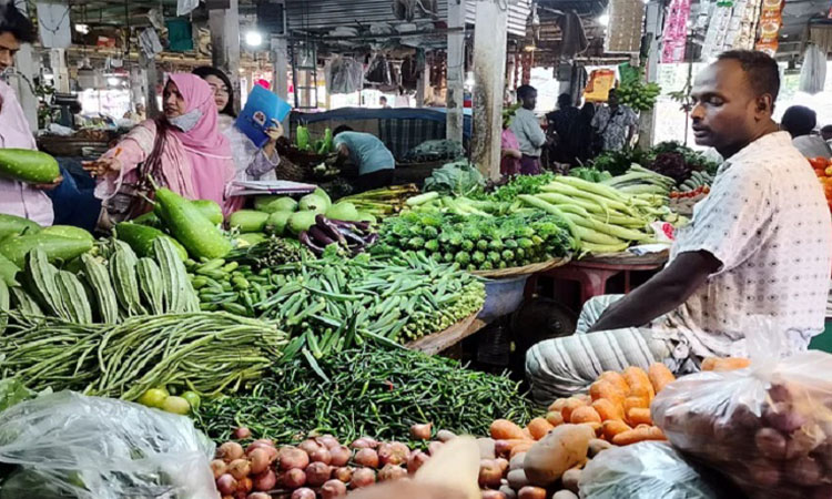 কাঁচা মরিচের দাম ছুঁলো ৩০০ টাকা