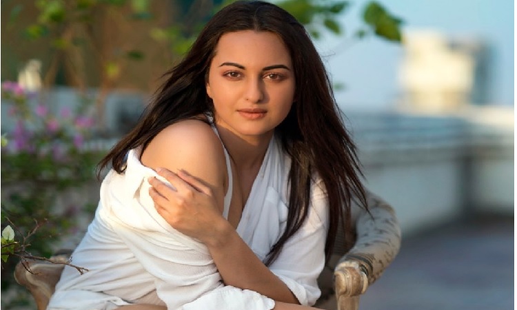 'হাসপাতালের বাইরে পা রাখলেই মনে করে আমি অন্তঃসত্ত্বা'
