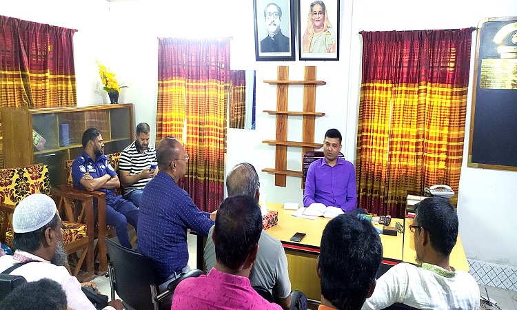 হাকিমপুরে সাংবাদিকদের সাথে নবাগত সহকারী পুলিশ সুপারের মতবিনিময়