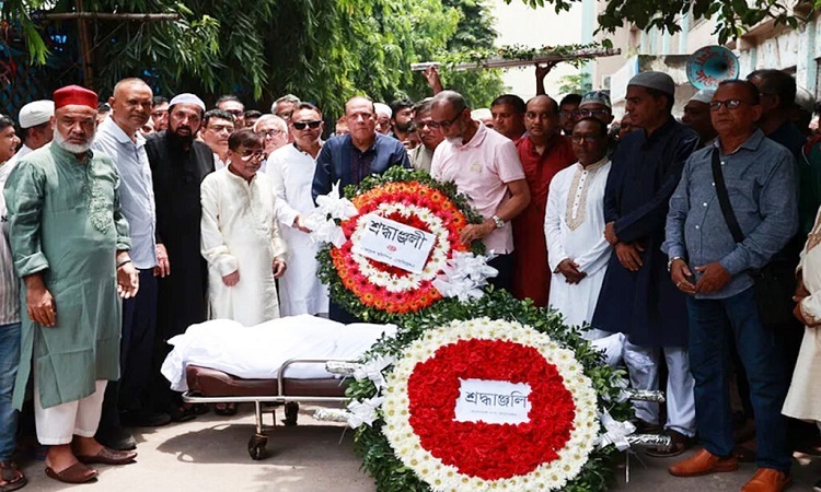 বাবার পাশেই কবর হলো গ্র্যান্ডমাস্টার জিয়ার