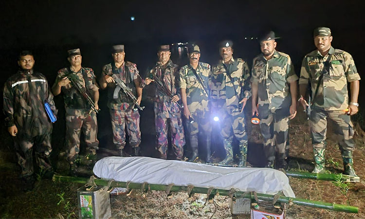 রাতের আঁধারে বাংলাদেশি যুবকের লাশ ফেরত দিলো বিএসএফ