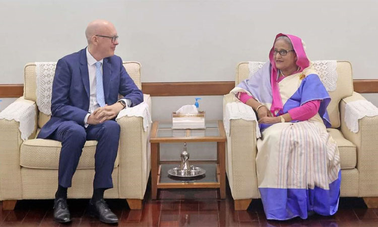 প্রধানমন্ত্রীর সঙ্গে ইইউর বিদায়ী রাষ্ট্রদূতের সাক্ষাৎ