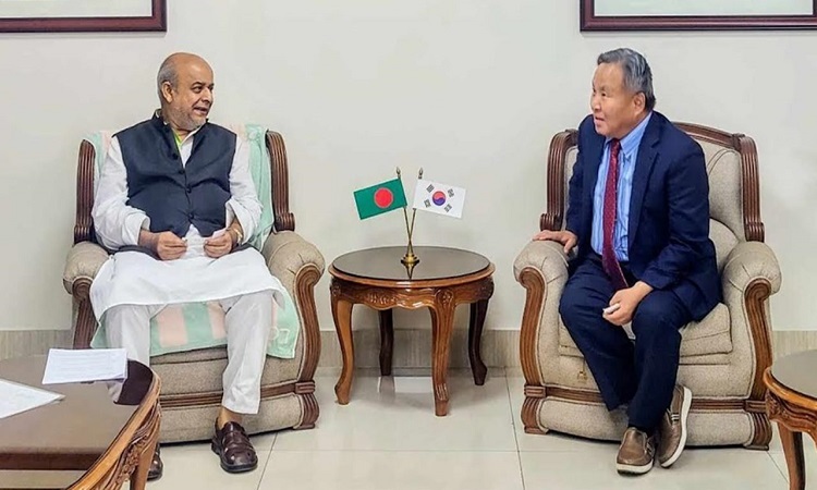 রেলমন্ত্রীর সঙ্গে দক্ষিণ কোরিয়ার রাষ্ট্রদূতের সৌজন্য সাক্ষাৎ