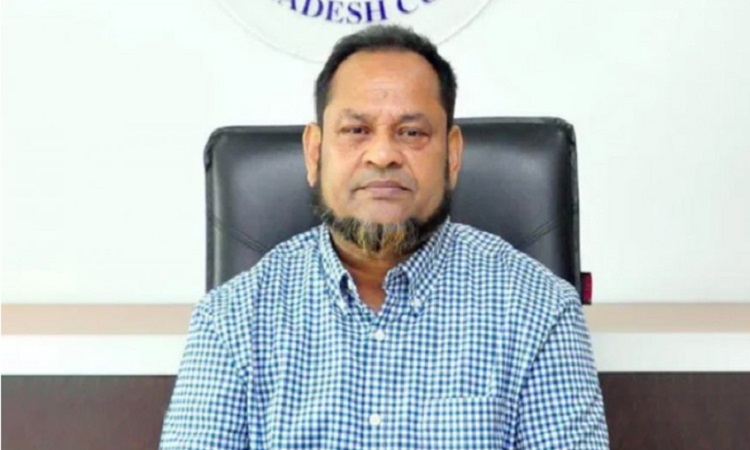 কাস্টমস কমিশনার এনামুল হকের দেশত্যাগে নিষেধাজ্ঞা