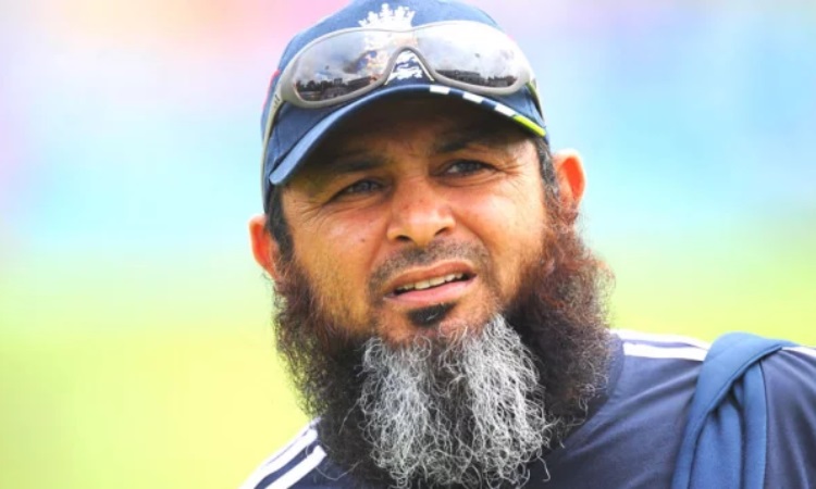 বাংলাদেশের দায়িত্ব ছাড়লেন পাকিস্তানি কোচ