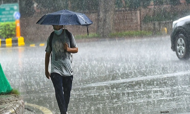 অব্যাহত বৃষ্টিপাত কমার সম্ভাবনা নেই