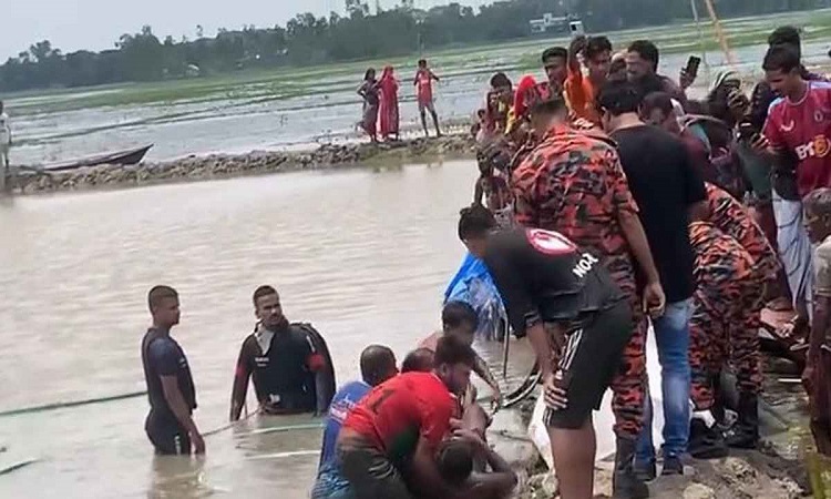 ব্রাহ্মণবাড়িয়ার সরাইলে পুকুর কাটতে গিয়ে মাটিচাপায় ২ শ্রমিকের মৃত্যু