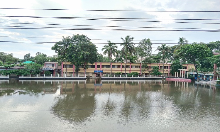 টাঙ্গাইলে বন্যায় ৭২ প্রতিষ্ঠানের শিক্ষা কার্যক্রম বন্ধ