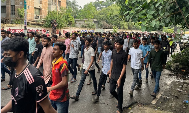 ঢাবিতে ছাত্রলীগের বিক্ষোভ মিছিল