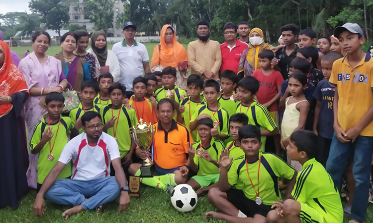 কাউখালীতে বঙ্গবন্ধু ও বঙ্গমাতা গোল্ডকাপ ফাইনাল খেলা অনুষ্ঠিত