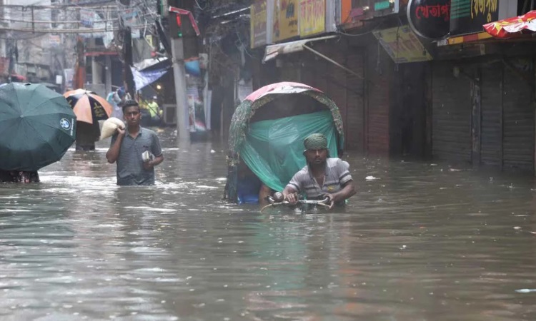 ৬ ঘণ্টায় ঢাকায় ১৩০ মিলিমিটার বৃষ্টি