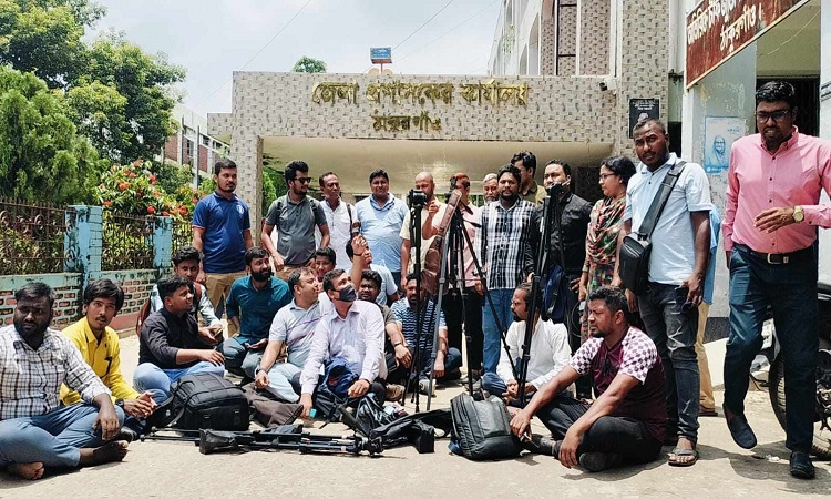 ঠাকুরগাঁও জেলা সাংবাদিকদের শ্রম ও কর্মসংস্থান প্রতিমন্ত্রীর অনুষ্ঠান বর্জন