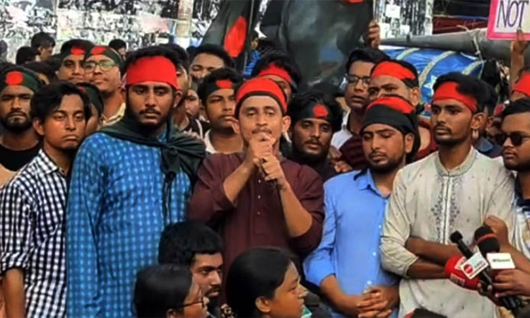 সরকারকে আন্দোলনকারীদের ২৪ ঘণ্টার আলটিমেটাম