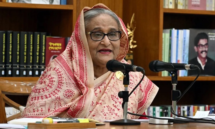 মুক্তিযোদ্ধার নাতি-নাতনিরা পাবে না তো রাজাকারের নাতিরা পাবে?