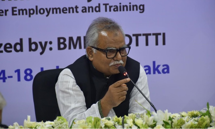 দক্ষ জনশক্তি বিদেশে পাঠাতে হবে: প্রতিমন্ত্রী