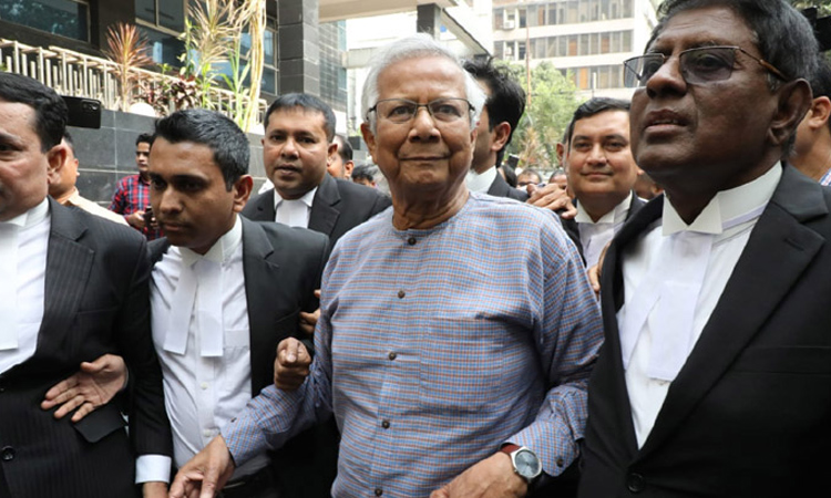 আদালতে ড. ইউনূস, সাক্ষ্যগ্রহণে চাইলেন সময়