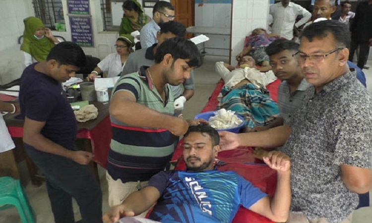 নড়াইলে আধিপত্য বিস্তারে দুই গ্রুপের সংঘর্ষ, আহত ২০
