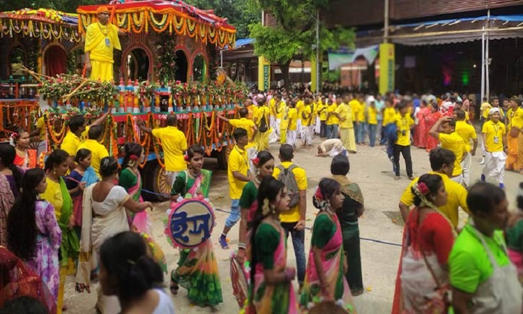 উল্টো রথযাত্রা দিয়ে শেষ হলো জগন্নাথদেবের মহোৎসব