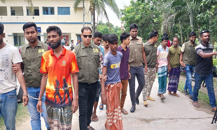 আন্তঃজেলা ডাকাত দলের ৮ সদস্য গ্রেফতার