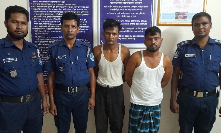 ছাগল চুরি করতে মাইক্রোবাস ব্যবহার করতেন তারা