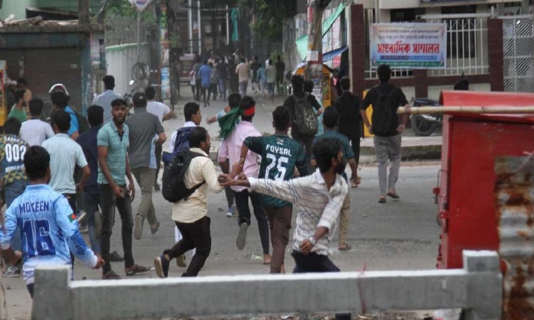 চট্টগ্রামে কলেজ শিক্ষার্থীসহ নিহত ৩