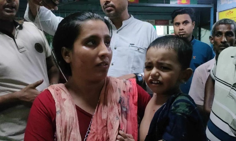 রাজধানীতে বাবা-ছেলে ‍গুলিবিদ্ধ