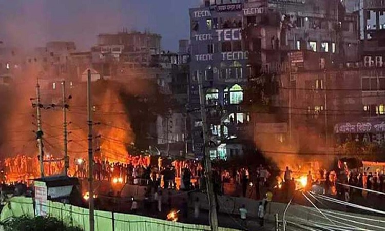 সংঘর্ষে রণক্ষেত্র যাত্রাবাড়ী-শনিরআখড়া