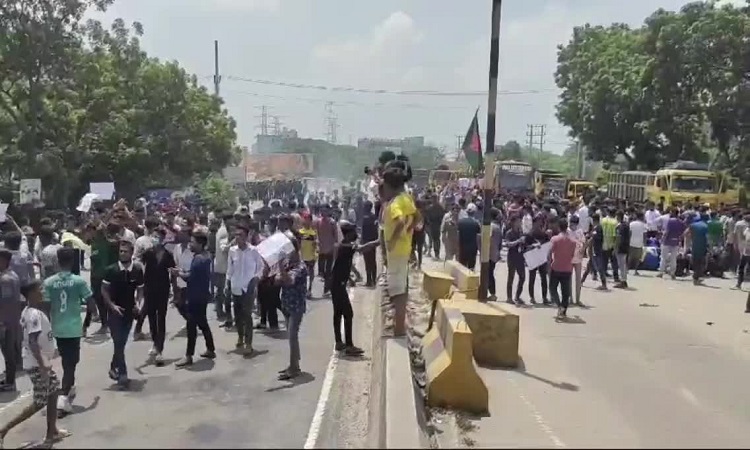 আড়াই ঘণ্টা ঢাকা-সিলেট মহাসড়ক অবরোধ করে কোটা আন্দোলনকারীদের বিক্ষোভ