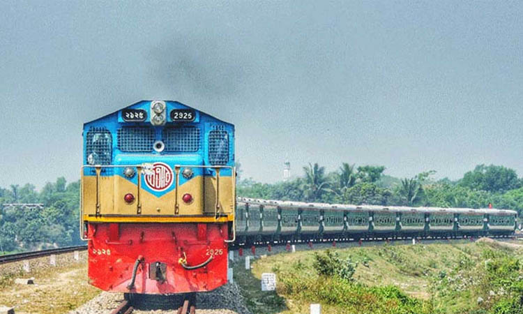 আজ থেকে সীমিত আকারে চলবে লোকাল-কমিউটার ট্রেন