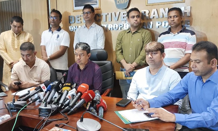পুলিশকে দুর্বল করতেই পরিকল্পিত হামলা-ধ্বংসযজ্ঞ: ডিবিপ্রধান