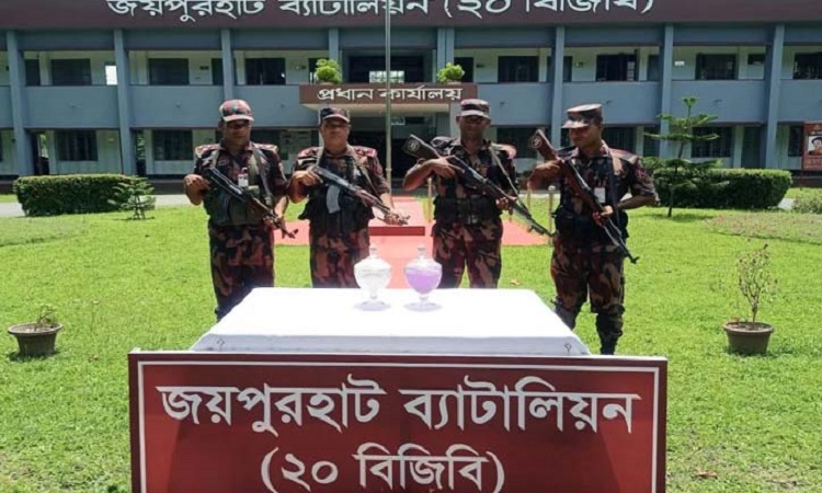 জয়পুরহাটে ১৬ কোটি টাকার সাপের বিষ জব্দ