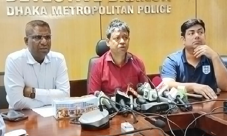 সমন্বয়কদের নিরাপত্তাহীনতার জন্যই হেফাজতে নেওয়া হয়েছে : ডিবিপ্রধান