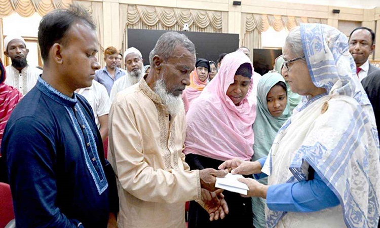 আন্দোলনে নিহত ৩৪ পরিবারকে প্রধানমন্ত্রীর আর্থিক অনুদান