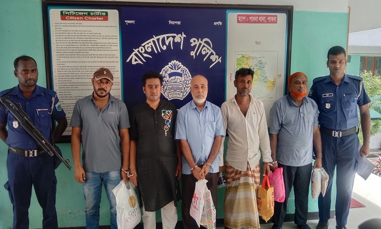 পাবনায় নাশকতা ও ভাংচুরের মামলায় গ্রেফতার ৩৩