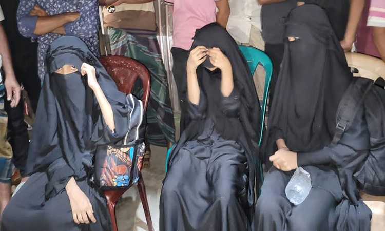 বরিশালে অপহৃত তিন মাদরাসাছাত্রী মাদারীপুরে উদ্ধার