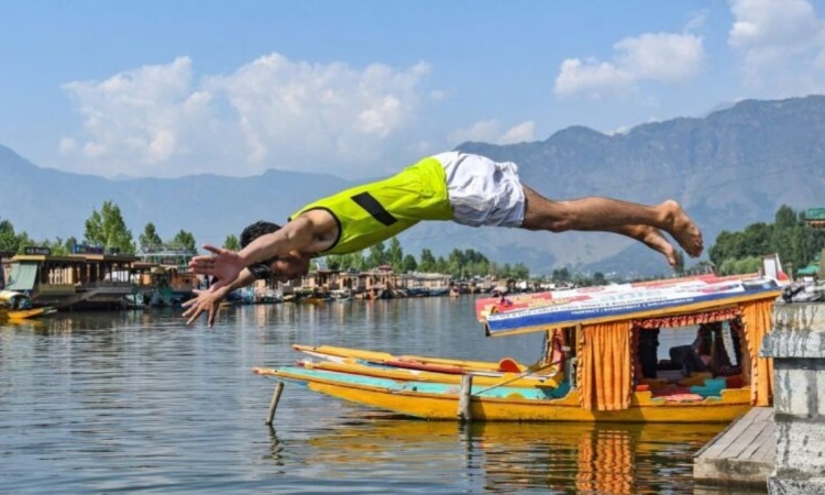 শীতপ্রধান কাশ্মীরে ২৫ বছরের রেকর্ড তাপপ্রবাহ