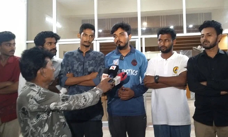 খুলনায় আন্দোলন প্রত্যাহারের ঘোষণা