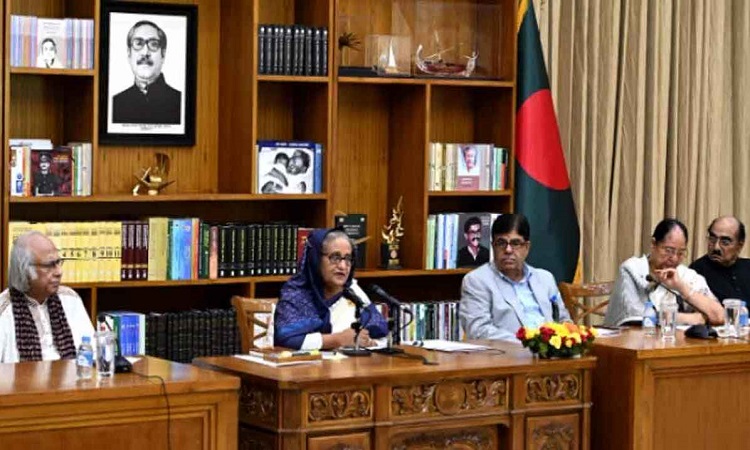 গণভবনের দরজা খোলা, আন্দোলনকারীদের সঙ্গে আলোচনায় বসতে চাই: প্রধানমন্ত্রী