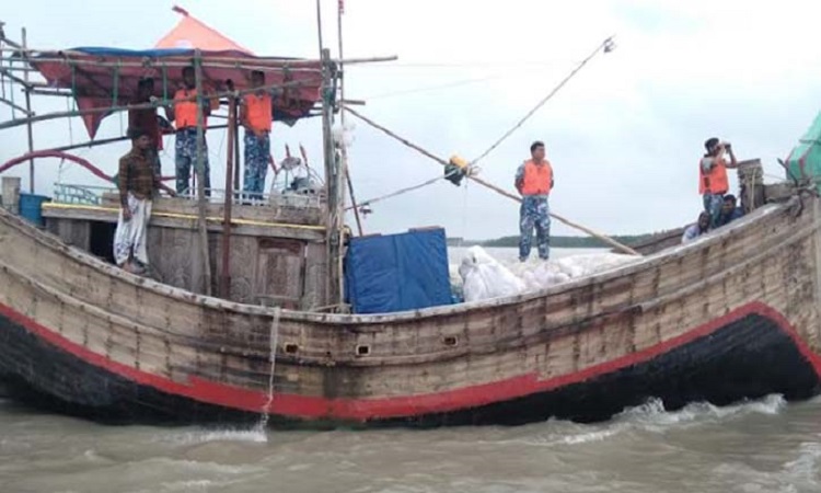 ভোলায় ১৩ জেলেসহ ট্রলারডুবি, নিখোঁজ ৮
