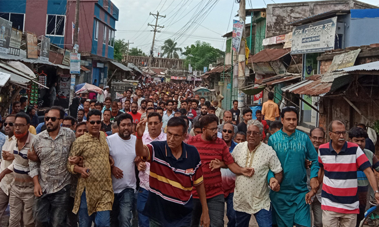 তালায় সহিংসতার প্রতিবাদে আওয়ামী লীগের মিছিল সমাবেশ
