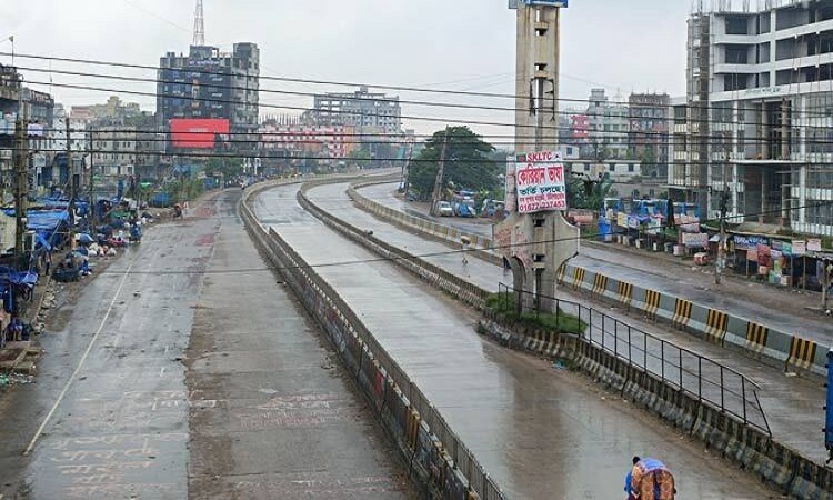ঢাকা-চট্টগ্রাম মহাসড়কে সুনসান নীরবতা