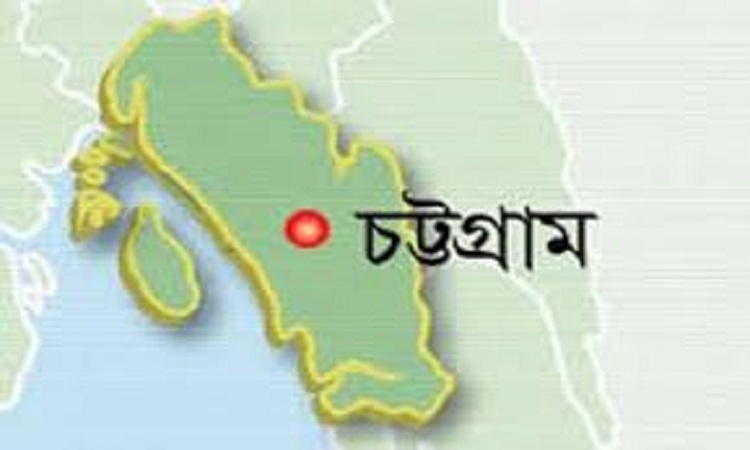 চট্টগ্রামে থানায় থানায় হামলা